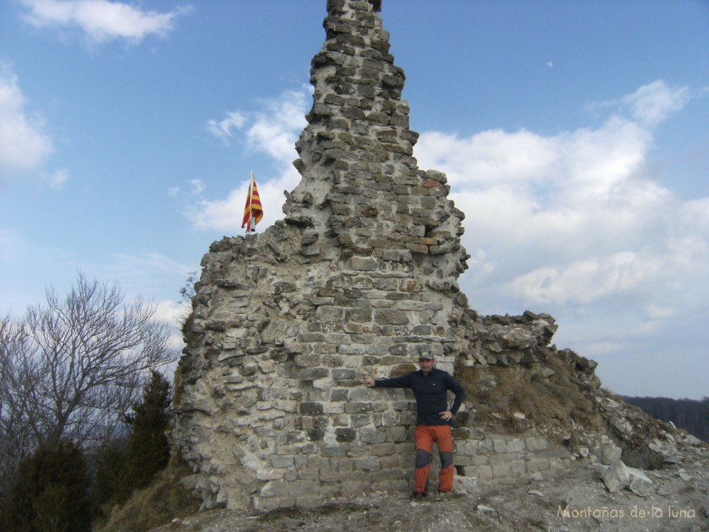 Joaquín en el Castell de Milany, 1.525 mts.